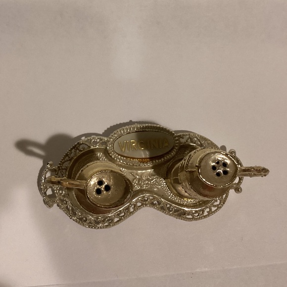 Vintage Virginia Salt & Pepper Shakers Metal Mini Jugs & Tray Made in Japan - Picture 5 of 10